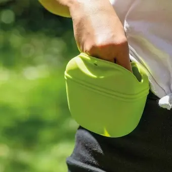 Leckerliebeutel aus Silikon mit Magnet-Verschluss, spülmaschinenfest (schwarz, hellblau, dunkelblau, gelb)