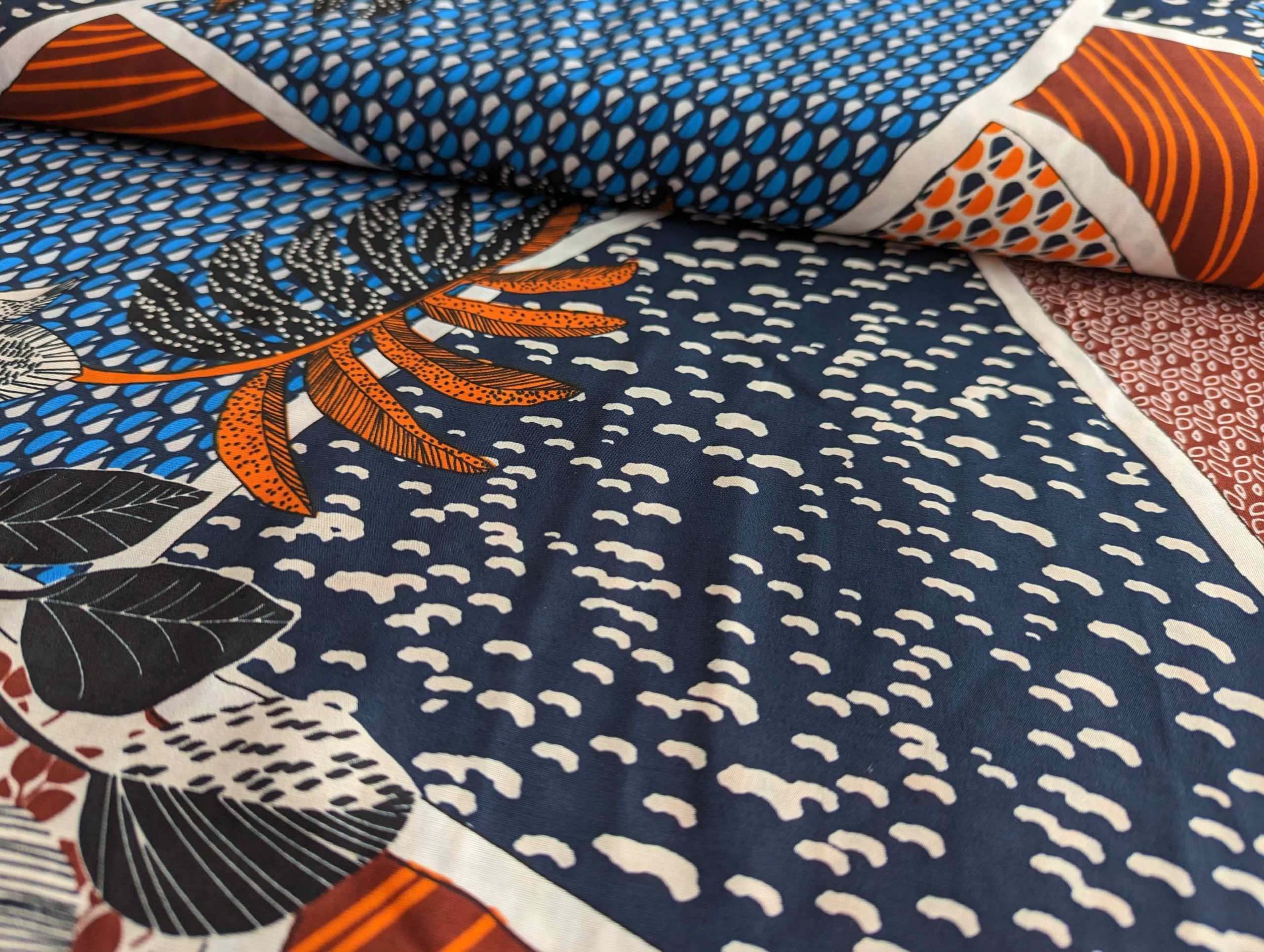 Viskose Twill, sandwashed, Blumen und Blätter Rost / Blau – Bild 2