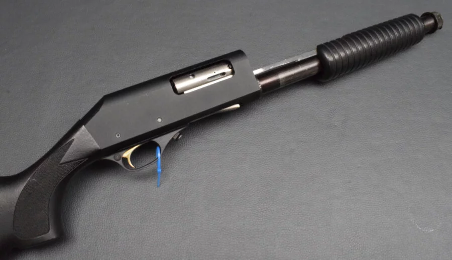 Fabarm Inperator , Kaliber. 12/76, Vorderschaftrepetierflinte, ohne Lauf, sehr gut – Bild 3