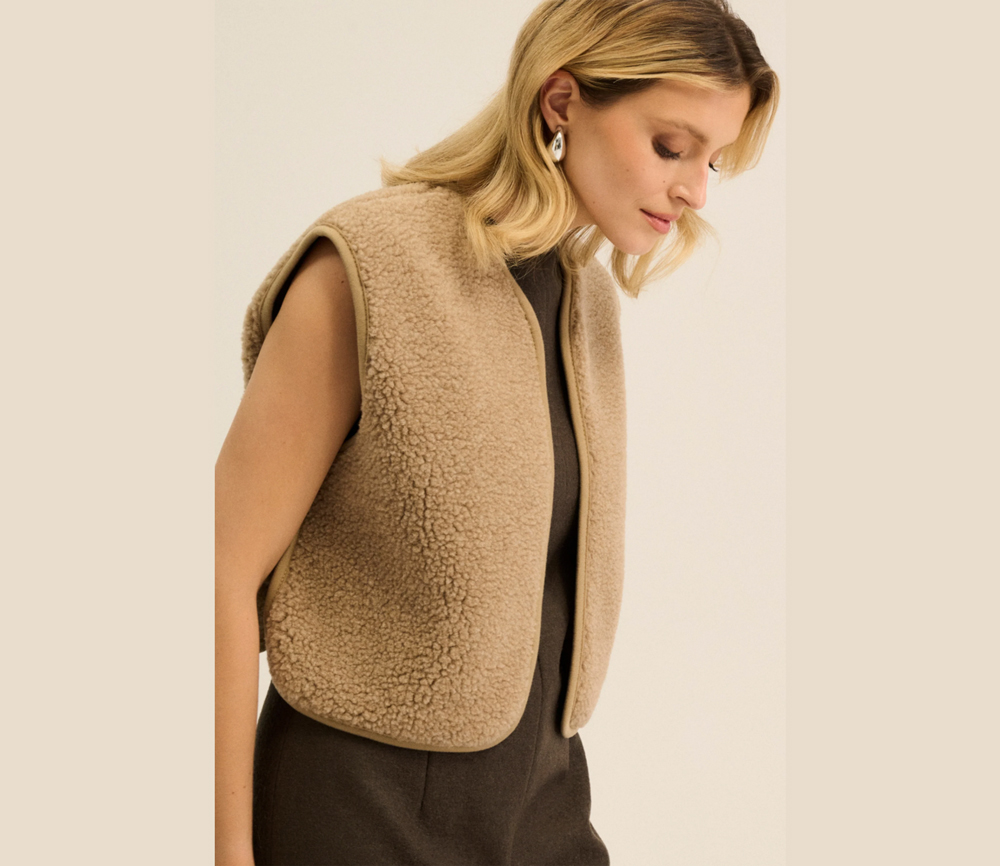 Alwero – Weste „CAMINO“ Adult, TAN, Biowolle Ultra Light – Bild 4