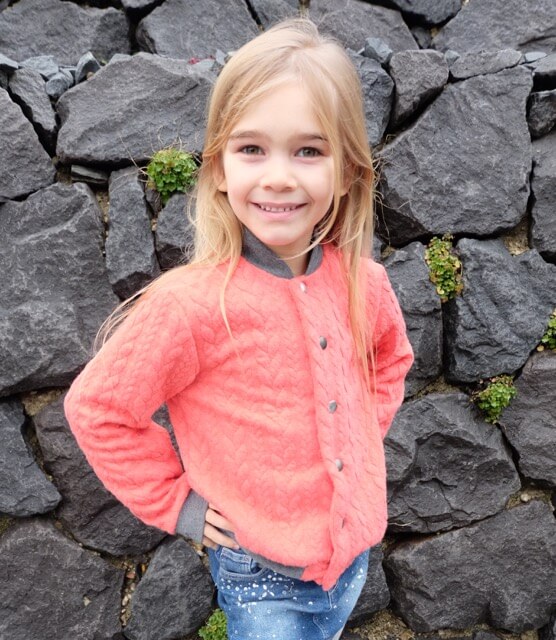 Dehnbarer Strickstoff mit Zopfmuster, Altrosa – Bild 5