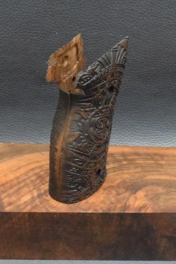 Sig-Sauer, P 220, Ausführung 21, Maori, Nußbaum, – Bild 5