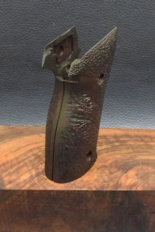 Sig-Sauer, P 220, Ausführung 23, Hawk, Nußbaum – Bild 5