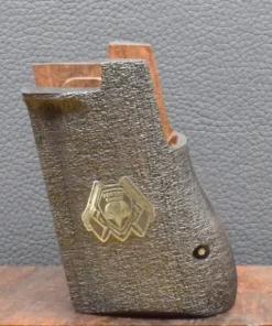 IMI Desert Eagle , Ausführung 4, Desert Eagle Emblem, Nußbaum