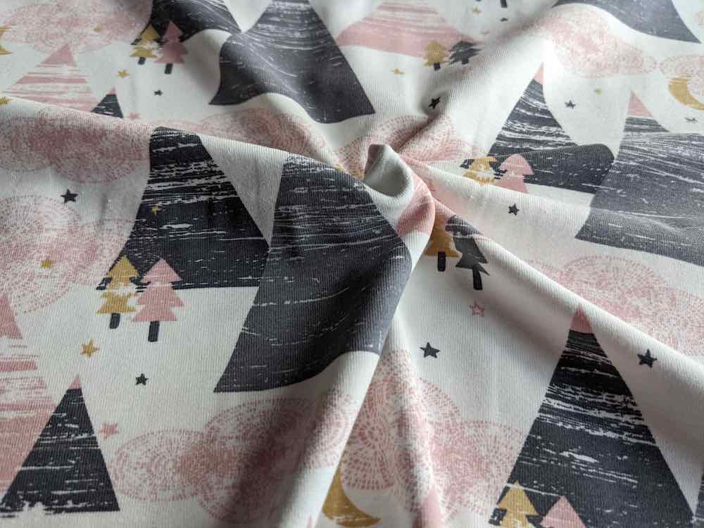 Jersey, grafische Dreiecke – Weihnachtsbaum auf Ecru – Bild 3