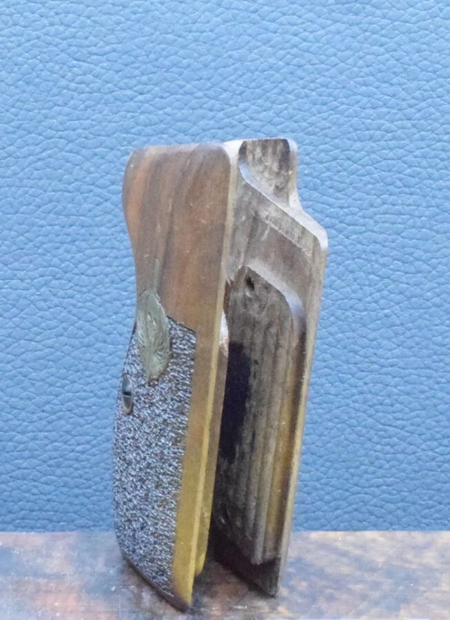 SIG, P 210, Ausführung 48, teilpunziert, Emblem, Nußbaum – Bild 6