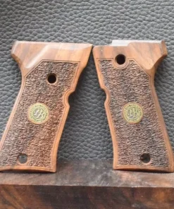 Beretta Mod.92FS, Motiv punzierte Oberfläche mit Logo, MAK-Grips, Walnuss, Neuware zum Sonderpreis!