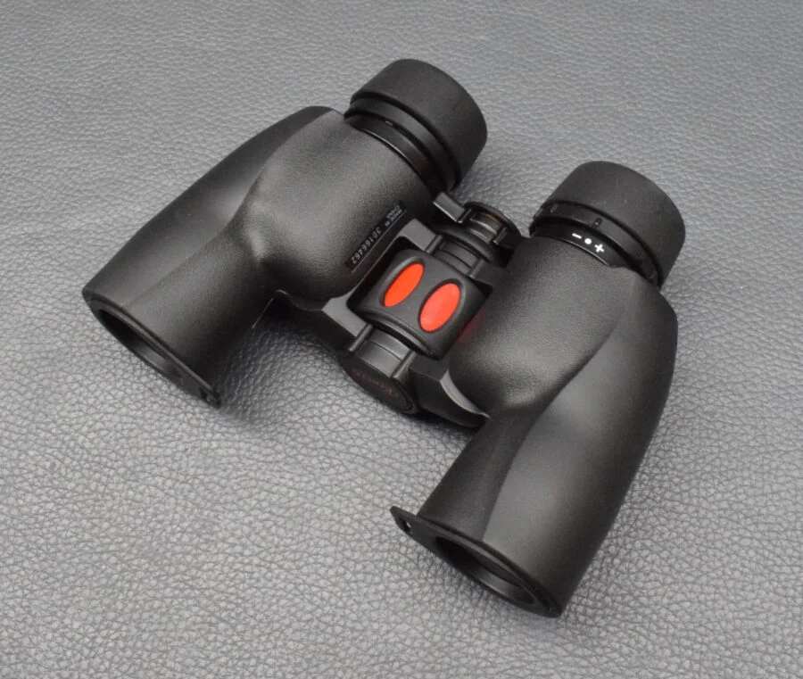 Kowa Fernglas YF II 8×30 Porro-Prismen, schwarz/rot, Neuware aus einer Geschäftsauflösung! – Bild 4