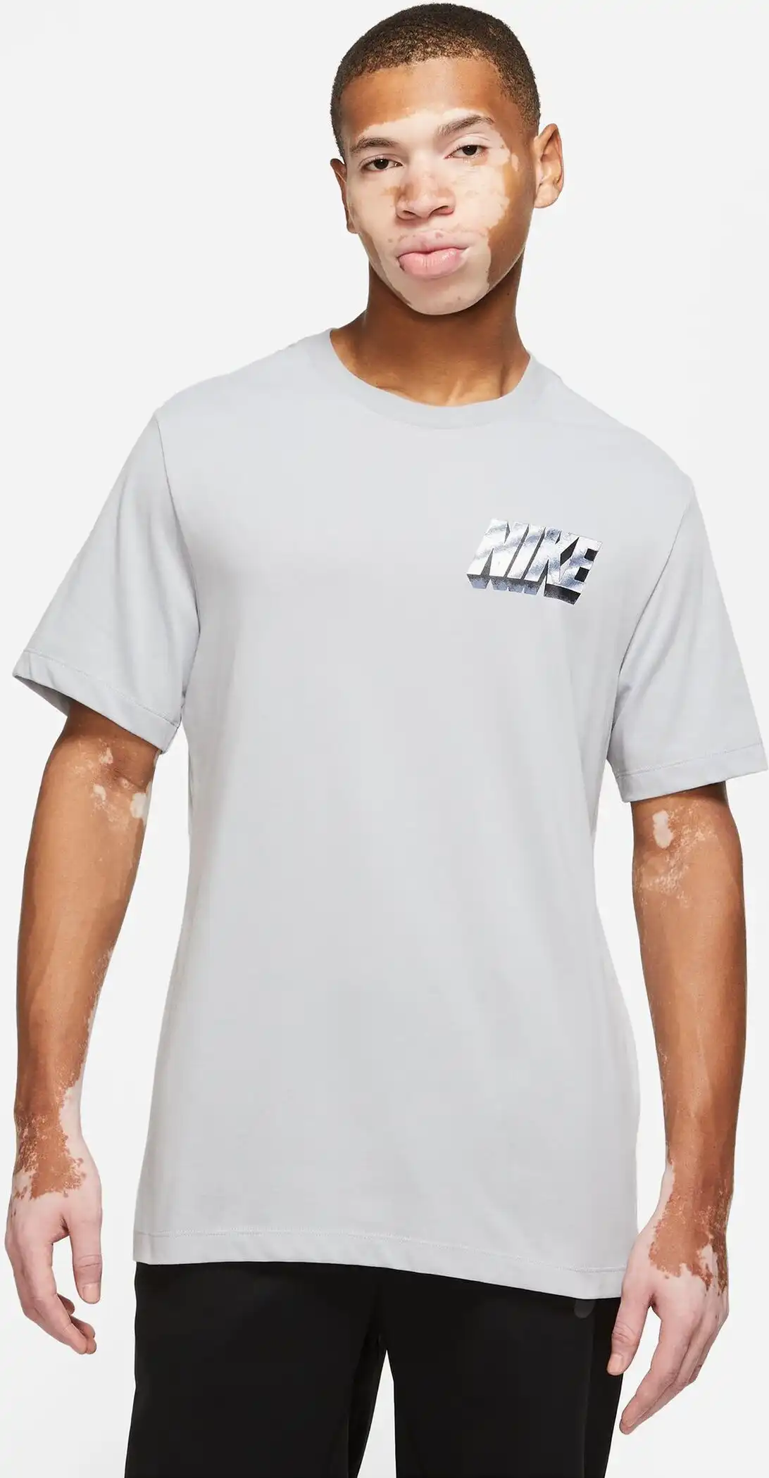 Nike Dri-FIT Men“s Training T- – Bild 2