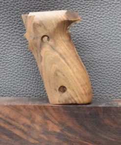 Sig/Sauer, P 228, Oberfläche Glatt, Walnuss, Neuware zum Sonderpreis!