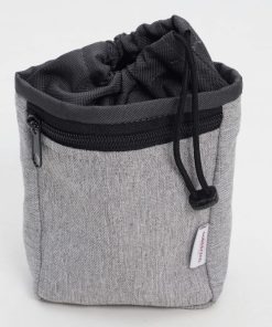 DOGS in the CITY, Leckerlibeutel Loomi, Innen auswischbar, waschbar, mit kleinem Reißverschlussfach, grau