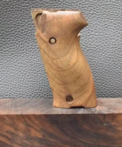 Sig/Sauer P226, Modell Glatte Oberfläche, Walnuss, Neuware zum Sonderpreis!